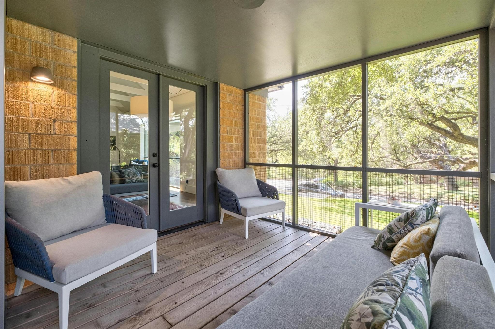 1503 Alameda DR
