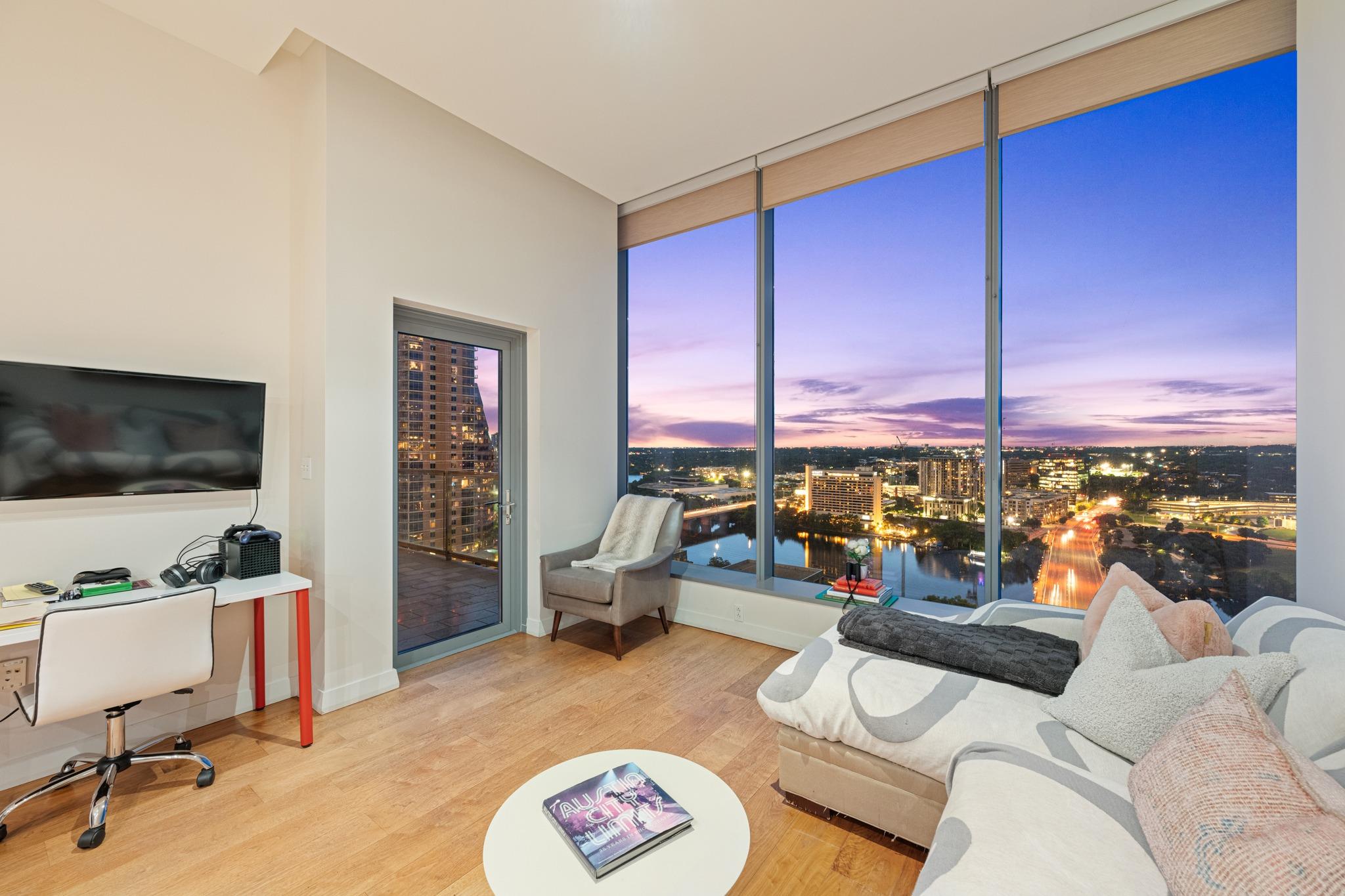 210 Lavaca ST # 1902