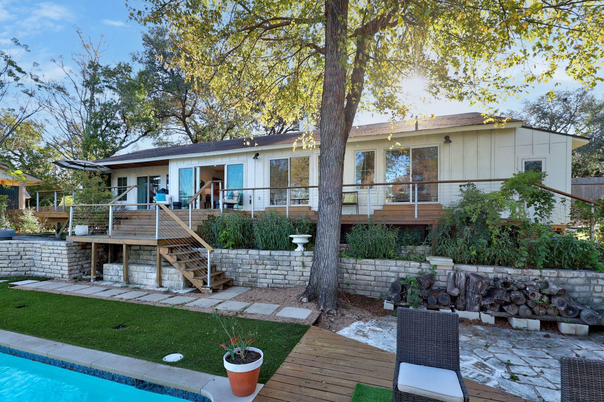 2419 Trail Of Madrones