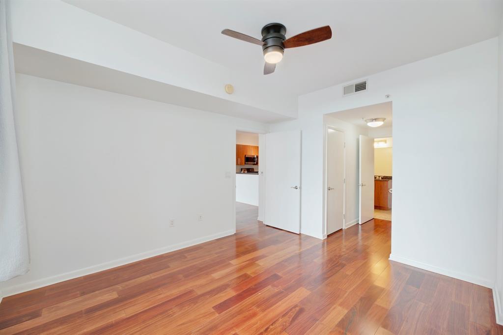 54 Rainey ST # 915