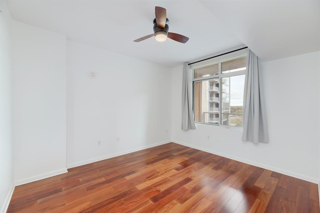 54 Rainey ST # 915