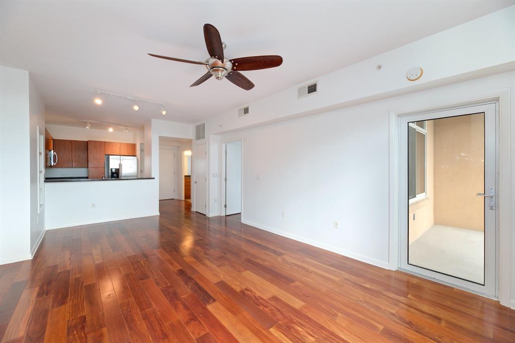 54 Rainey ST # 915