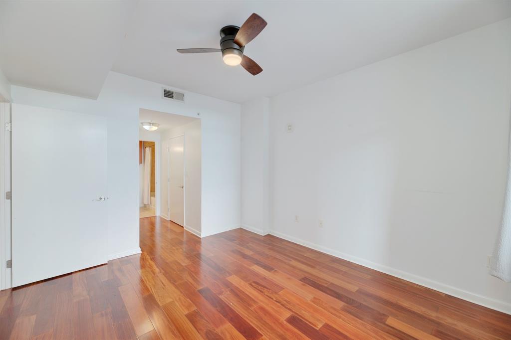 54 Rainey ST # 915