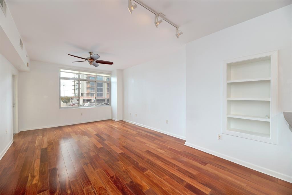 54 Rainey ST # 915