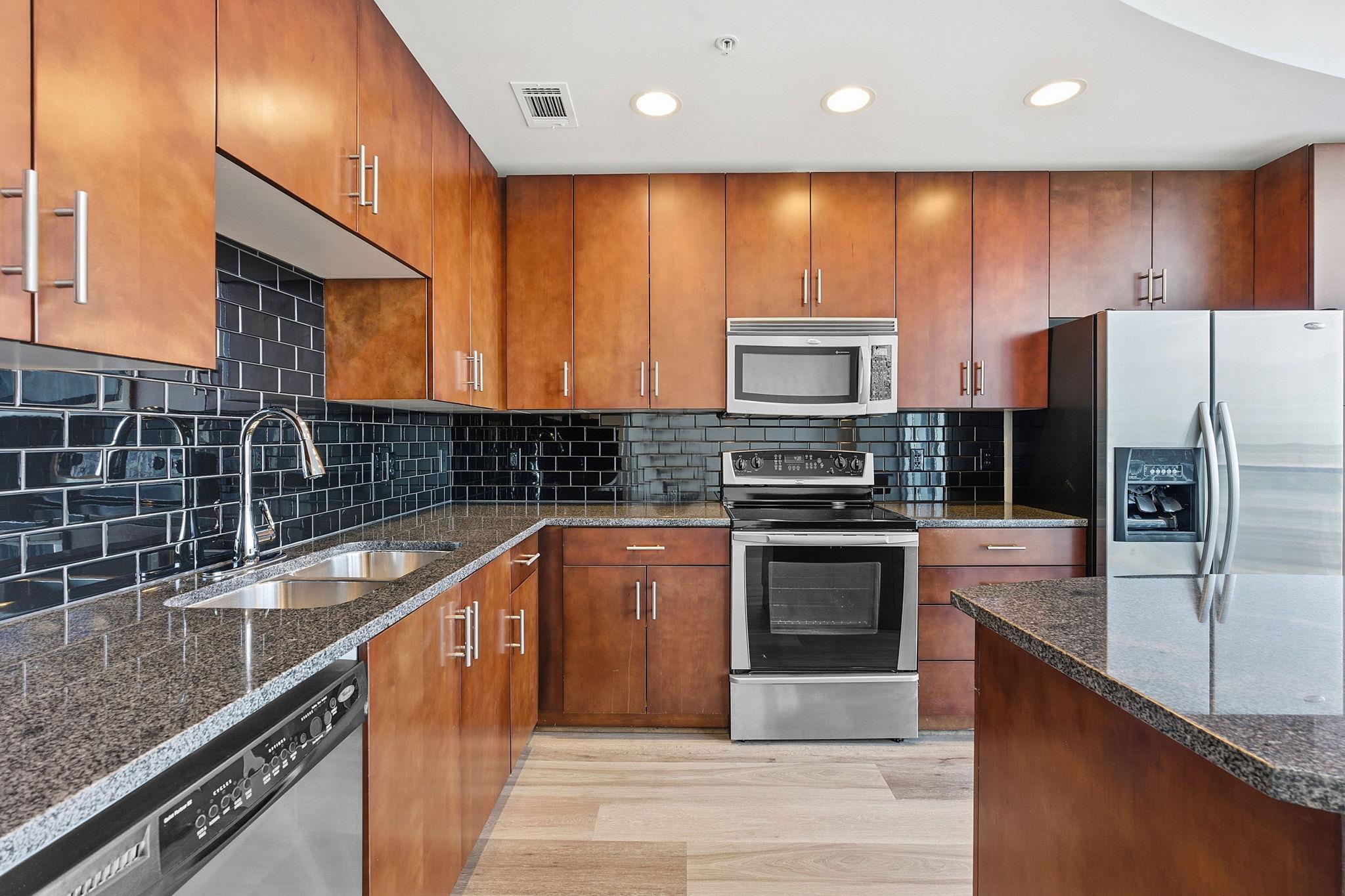 360 Nueces ST # 1703