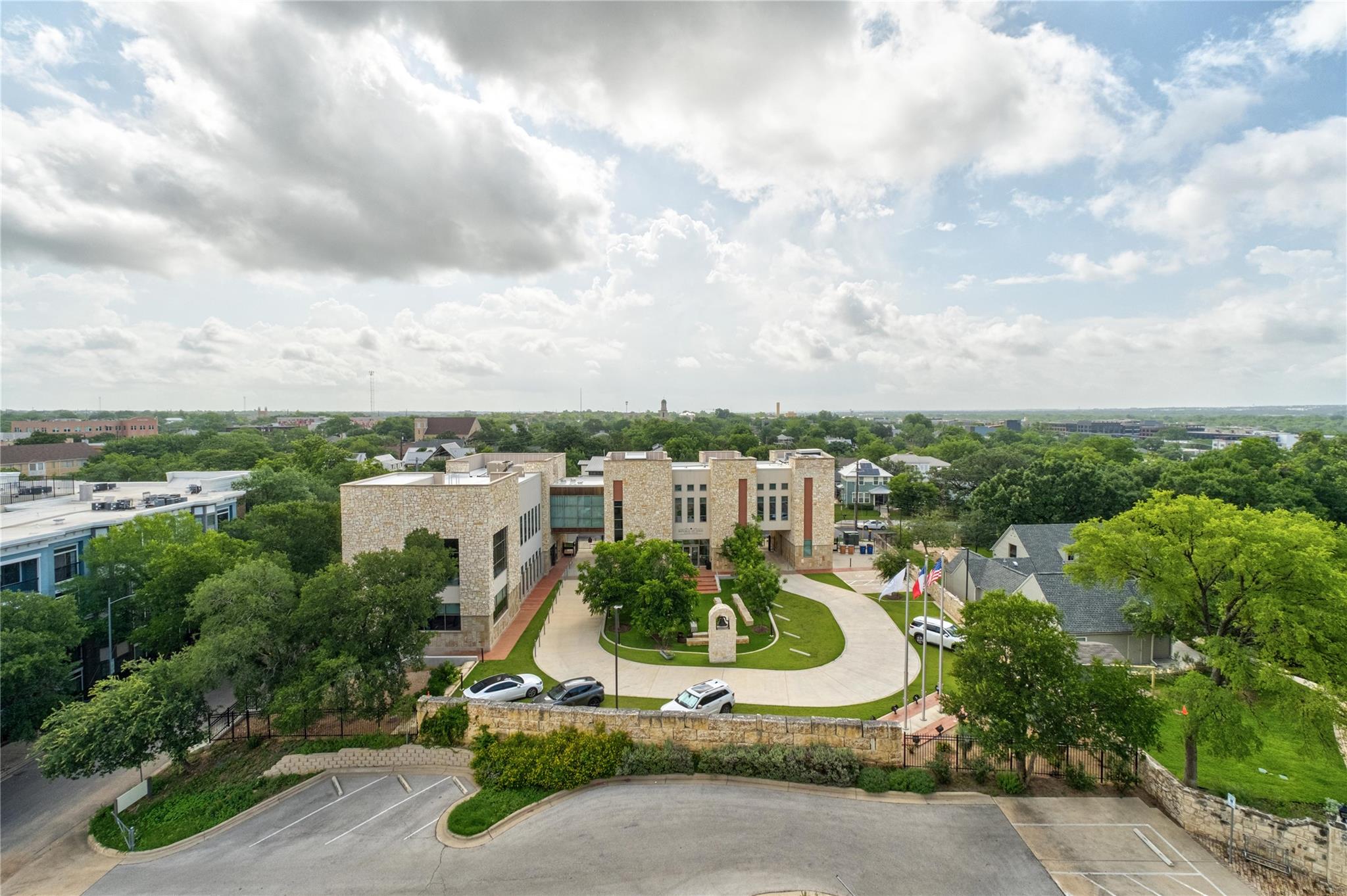 800 Embassy DR # 602