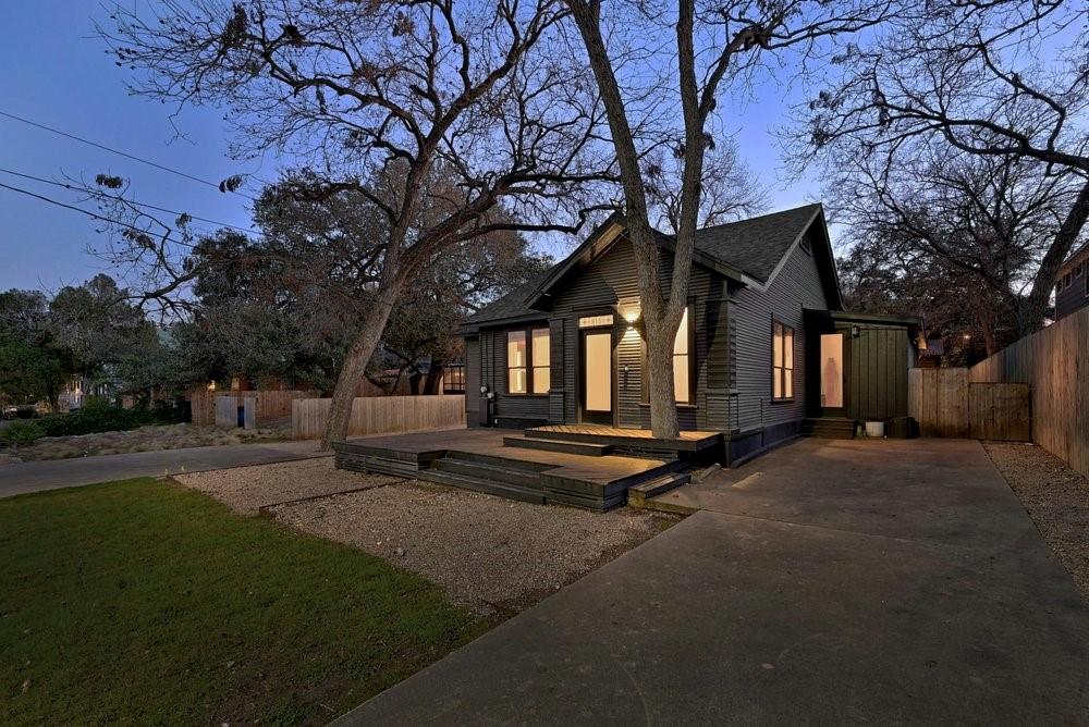 315 E Live Oak ST