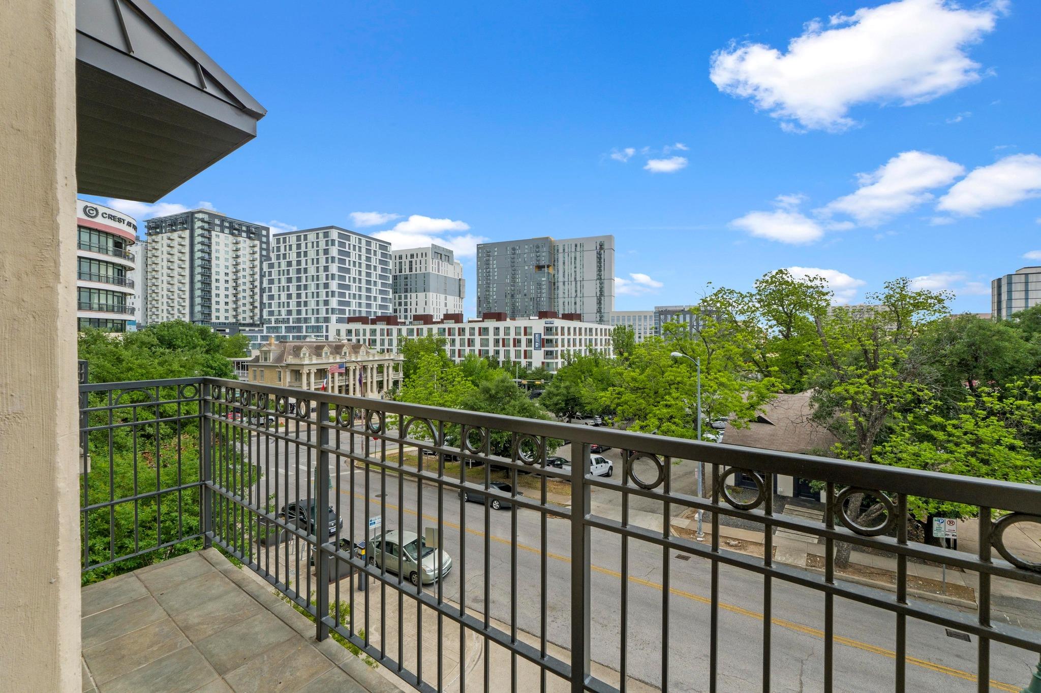 1812 West Ave # 302