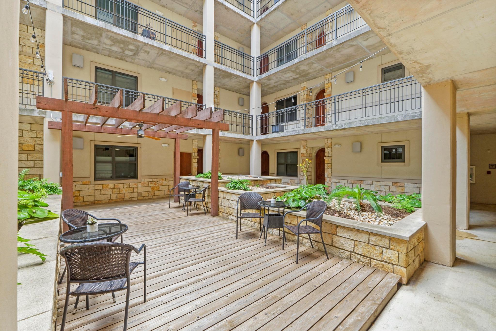 1812 West Ave # 302