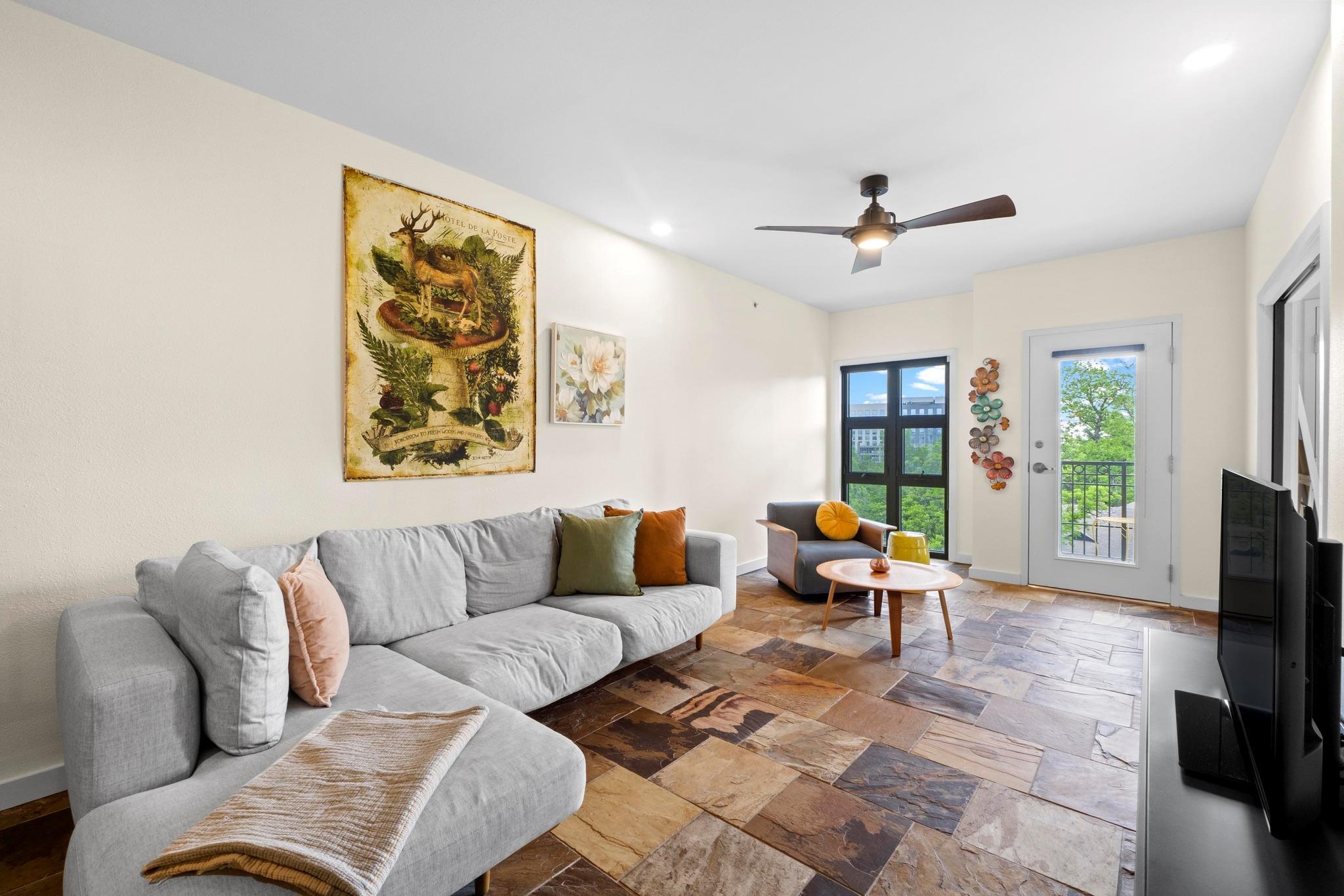 1812 West Ave # 302