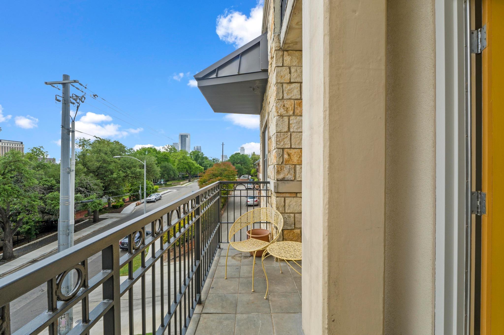 1812 West Ave # 302