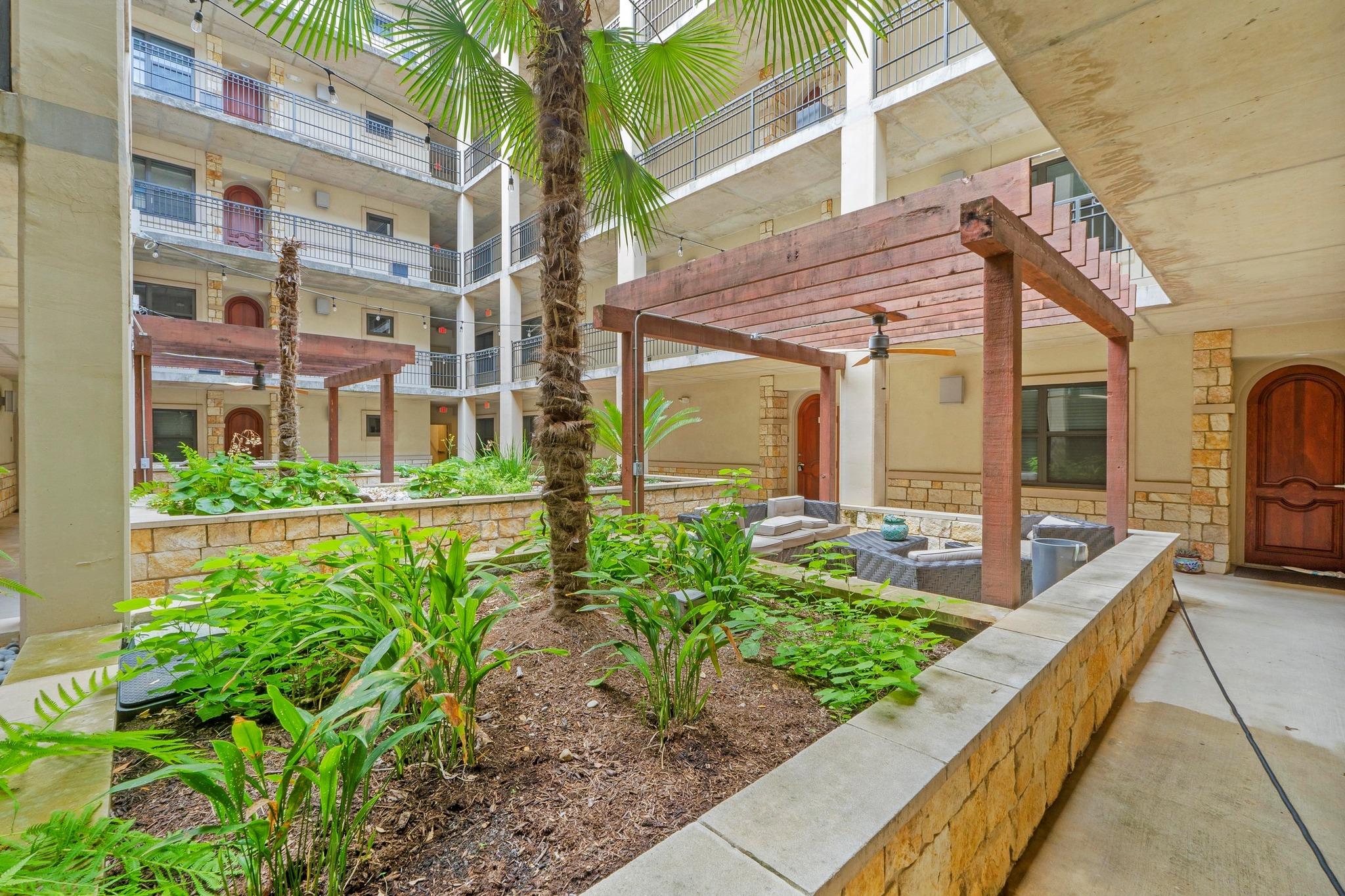 1812 West Ave # 302