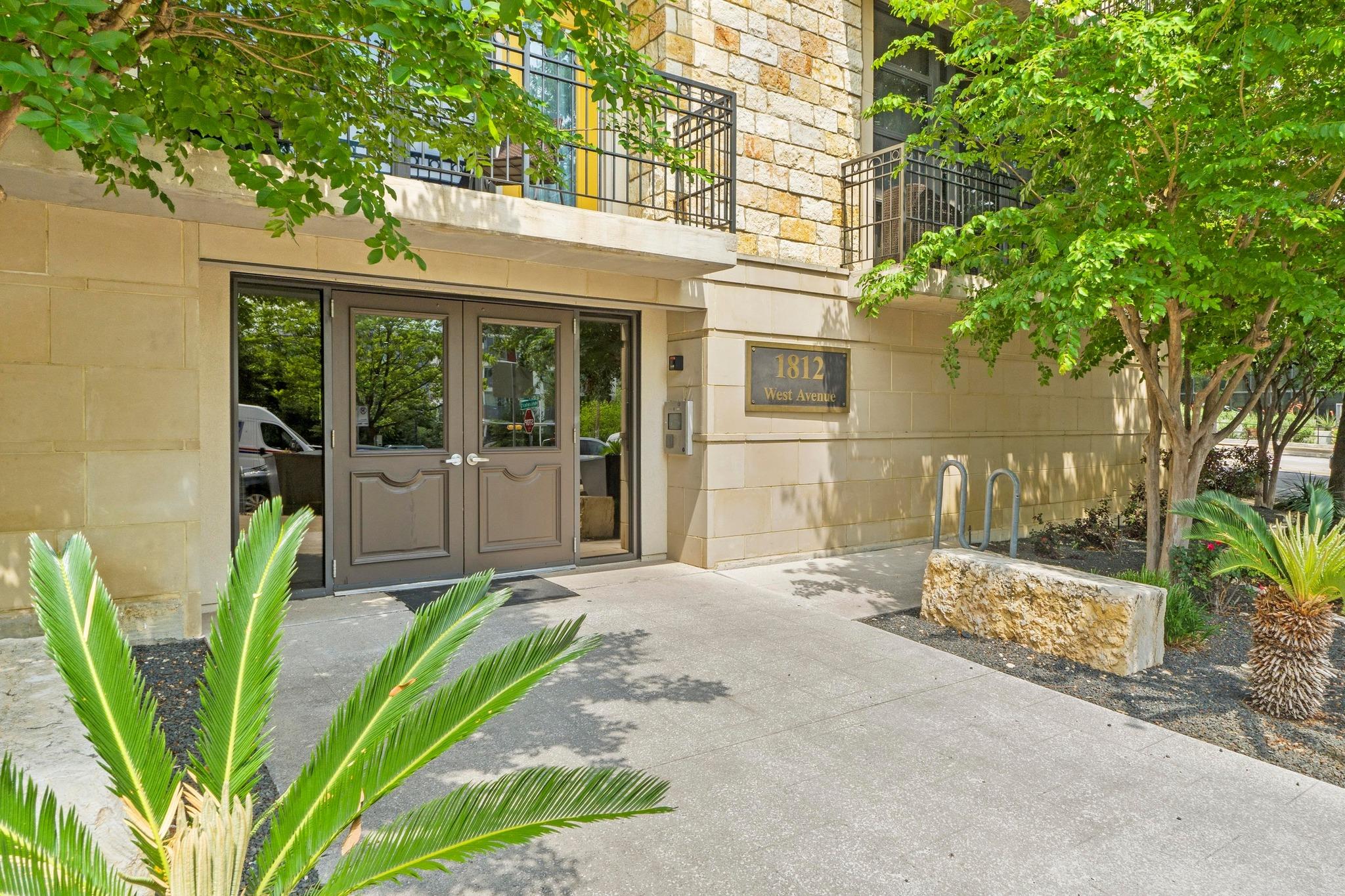 1812 West Ave # 302