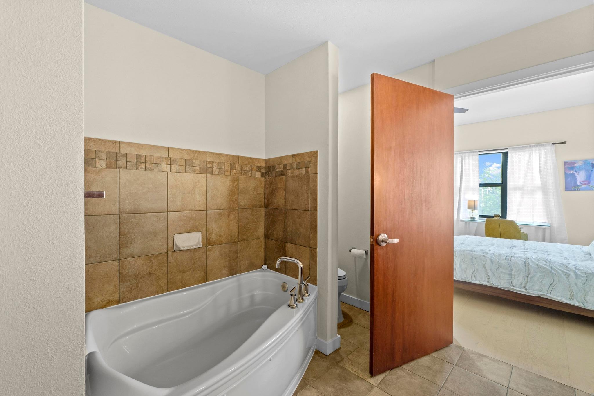 1812 West Ave # 302