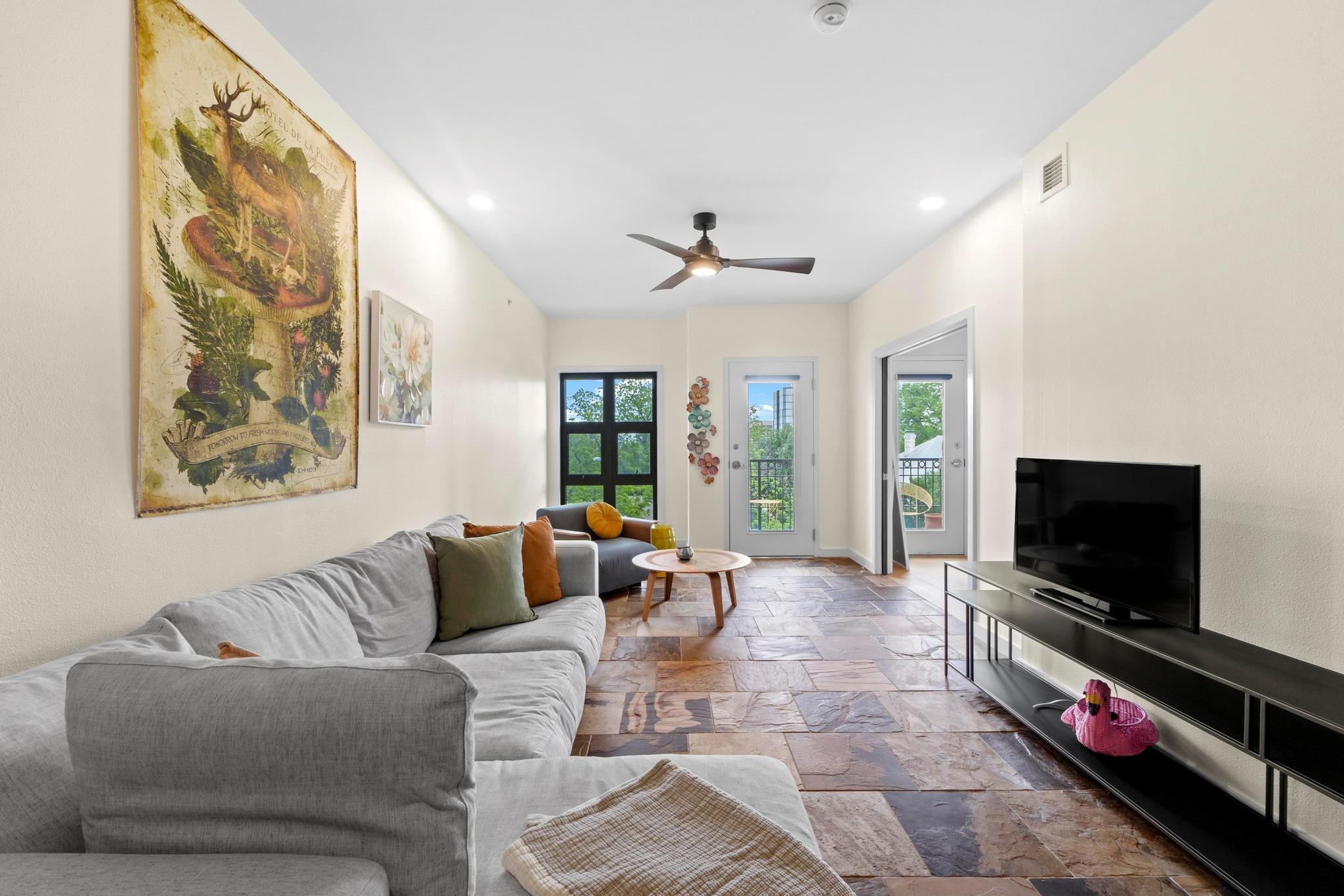 1812 West Ave # 302