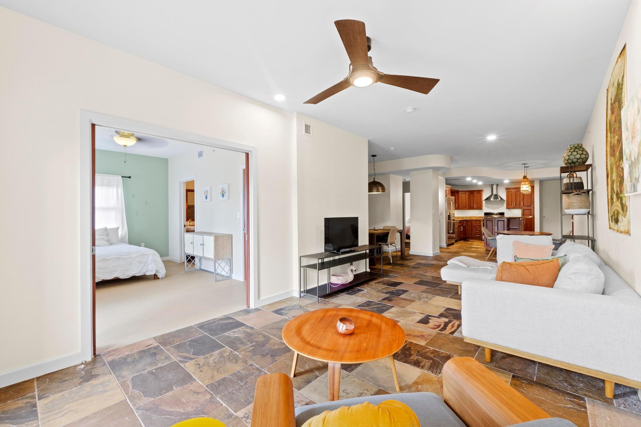 1812 West Ave # 302