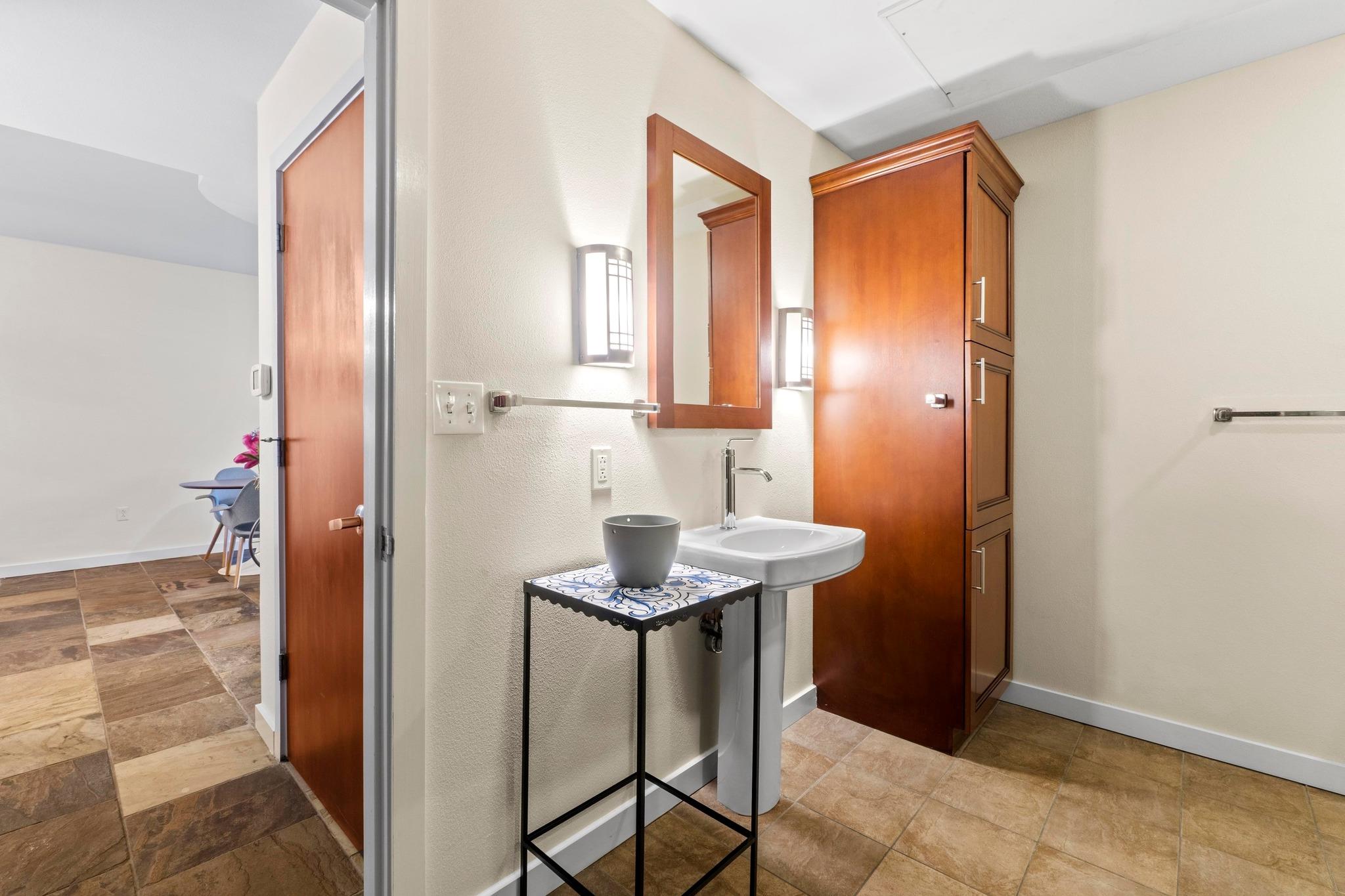 1812 West Ave # 302