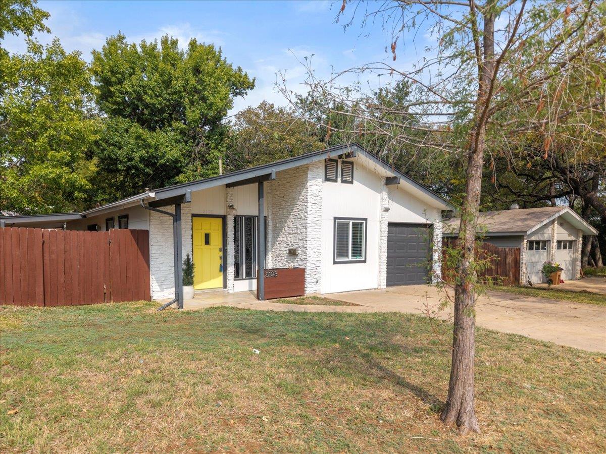 5108 Emerald Forest DR