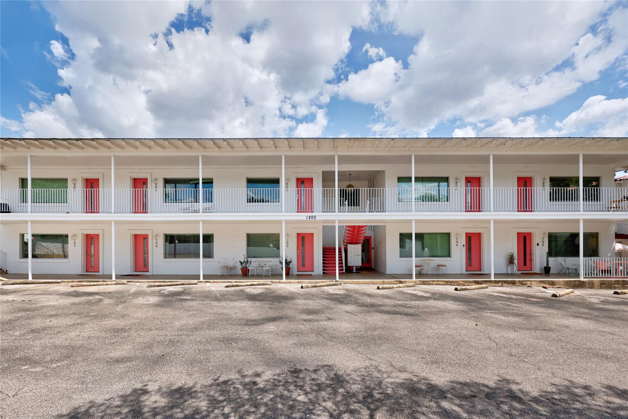 1200 Enfield RD # 106