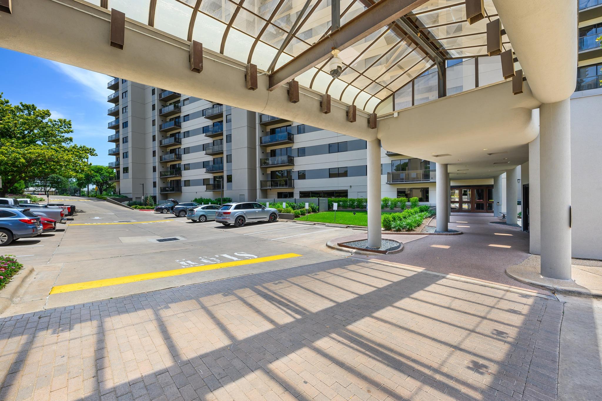 40 N Interstate 35 Unit: 2A2