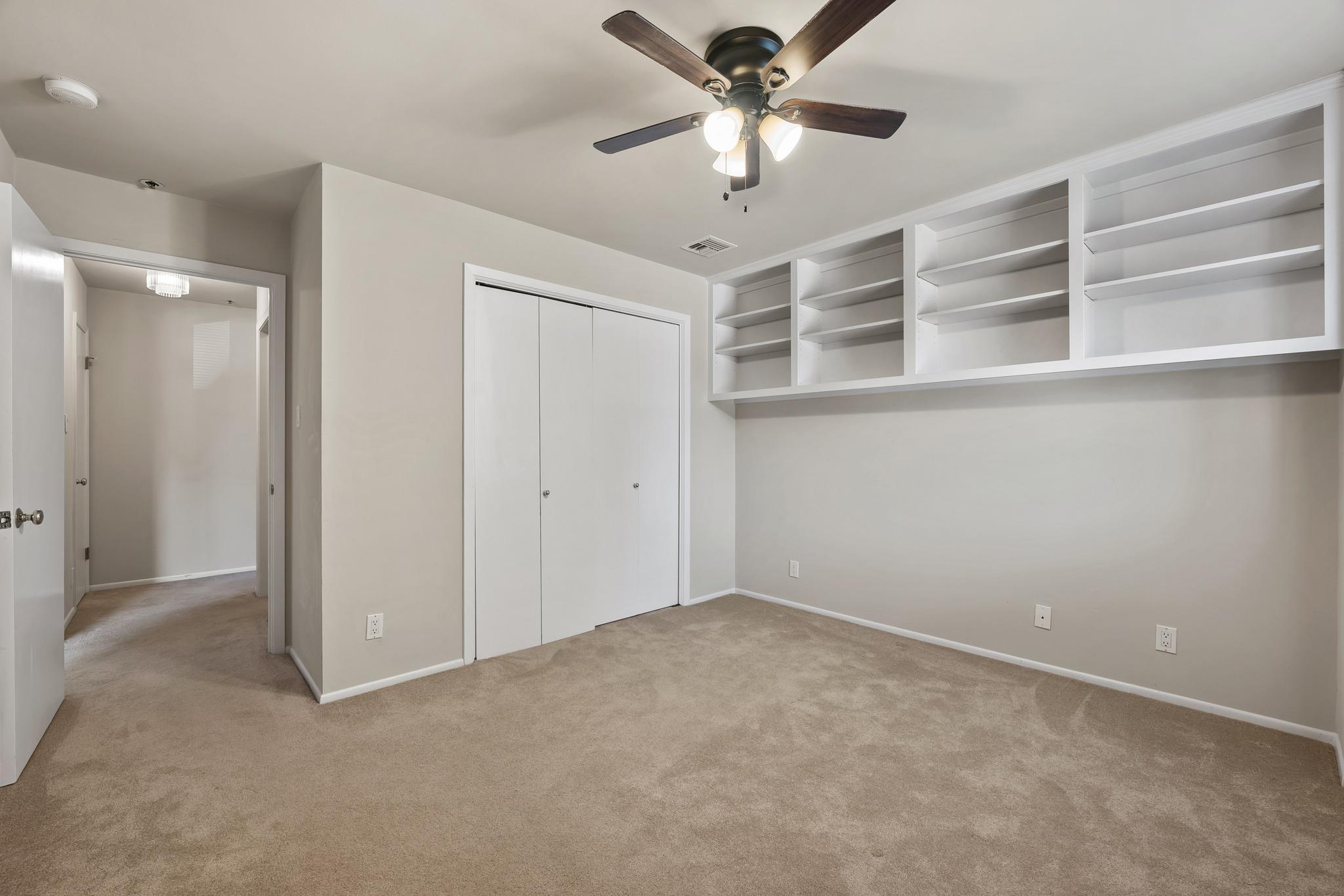 40 N Interstate 35 Unit: 2A2