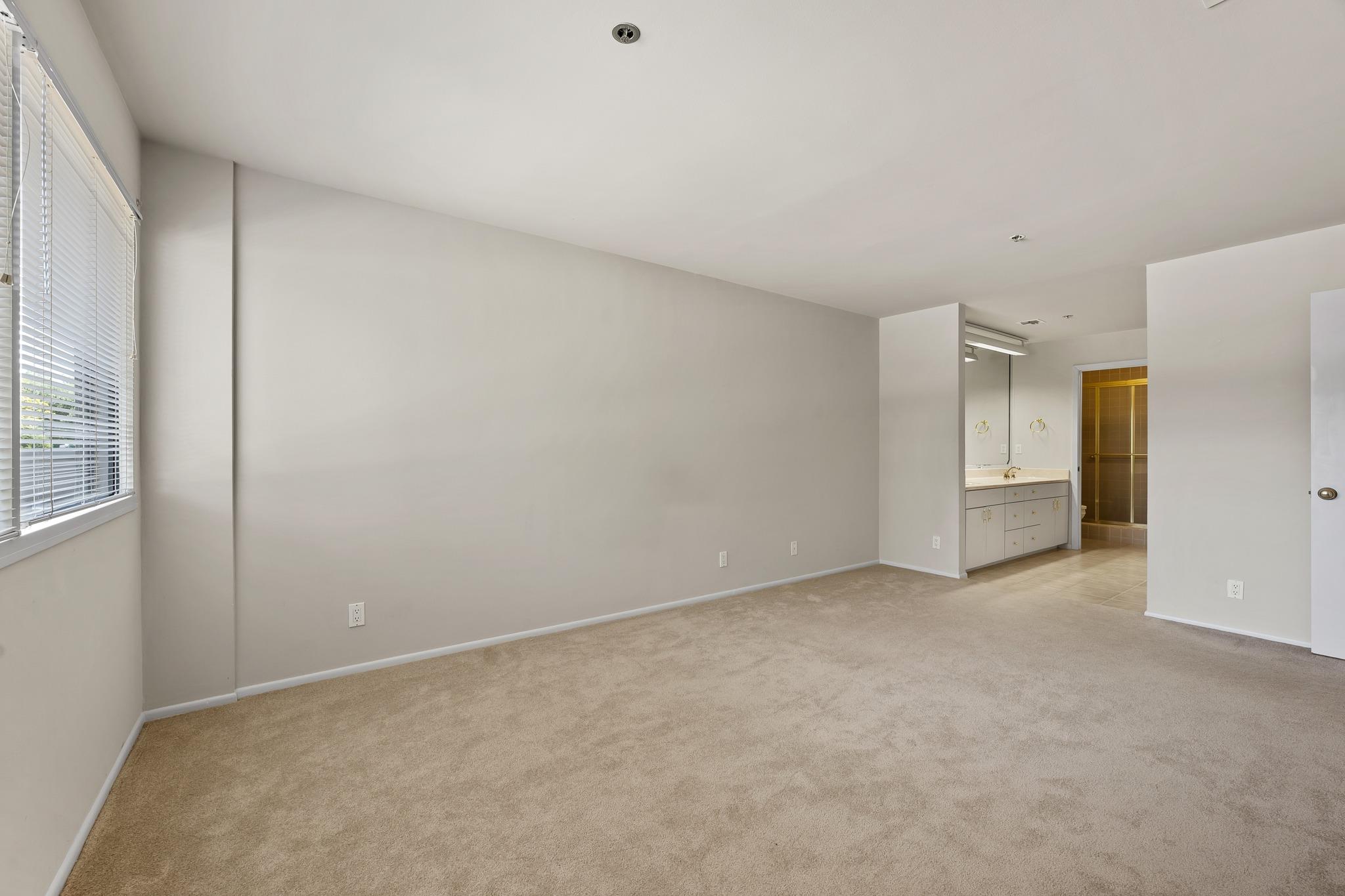 40 N Interstate 35 Unit: 2A2