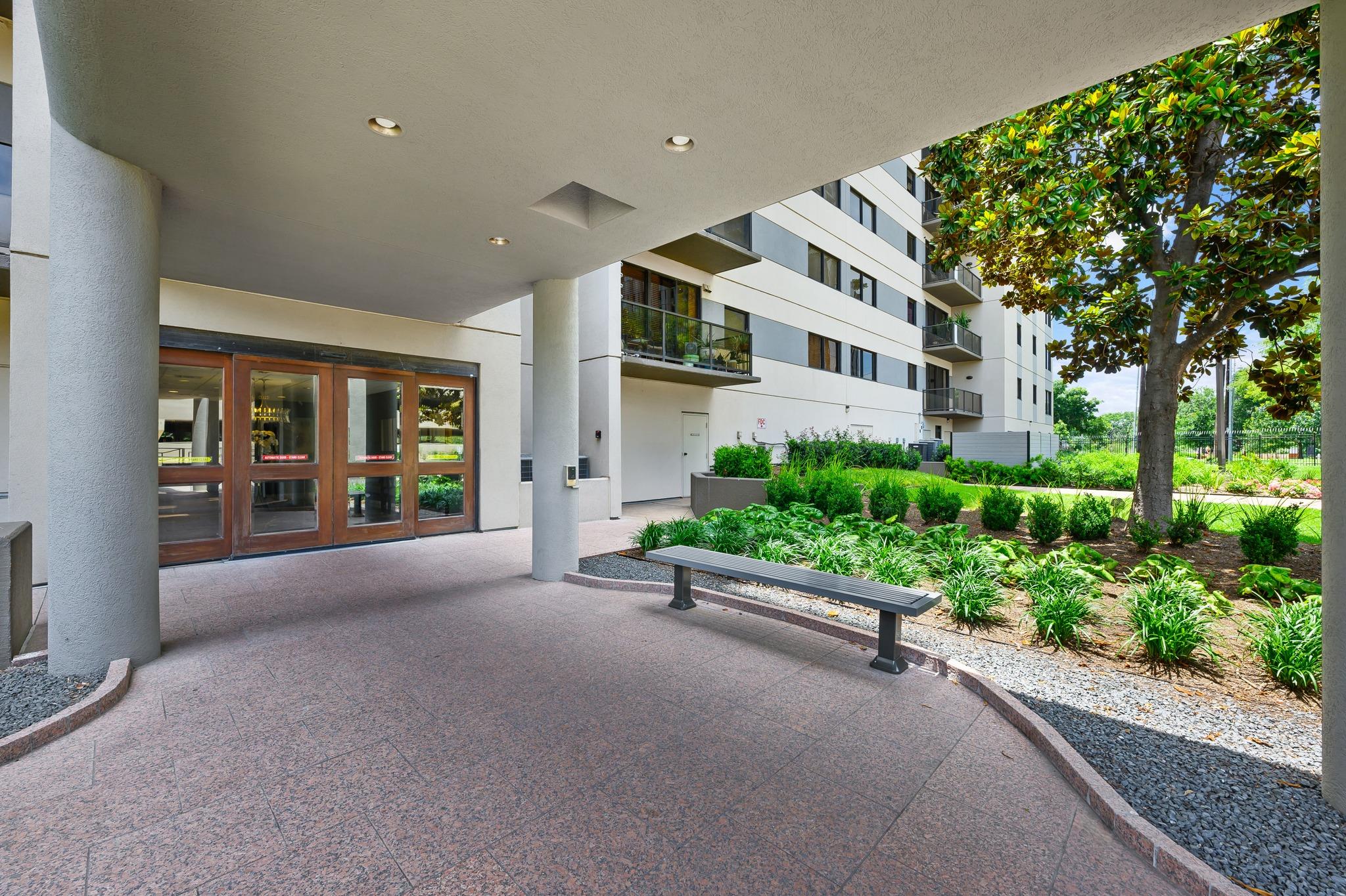 40 N Interstate 35 Unit: 2A2