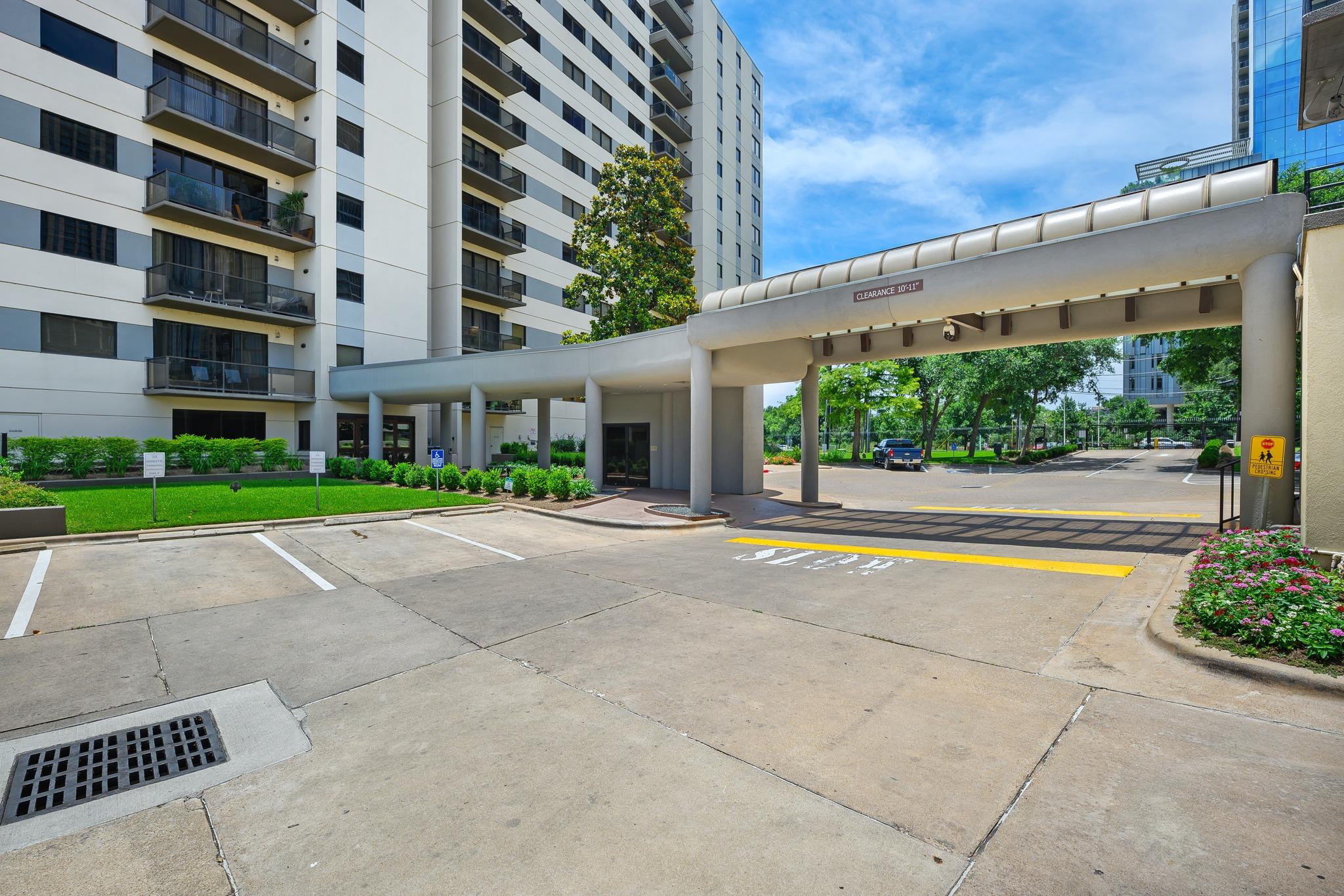 40 N Interstate 35 Unit: 2A2