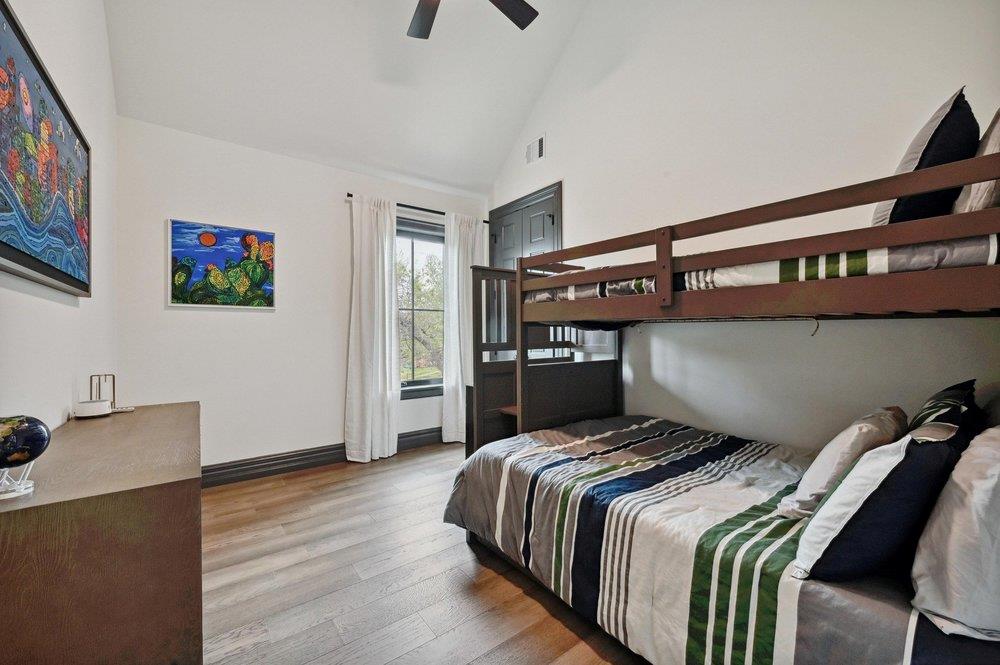 1806 Kenwood Ave # 2