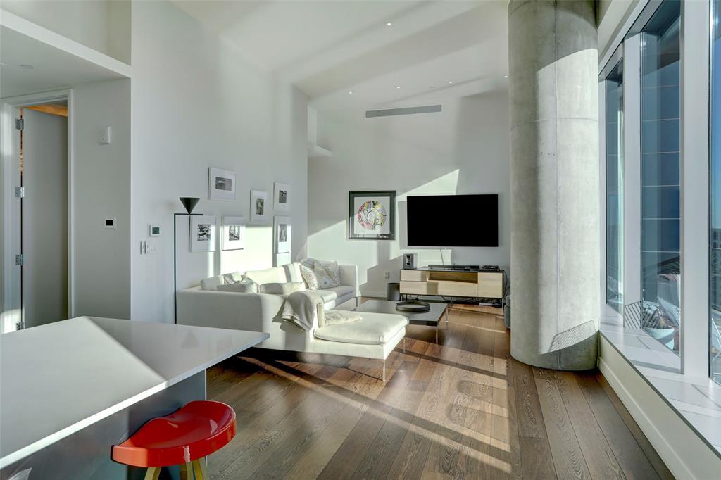 210 Lavaca ST # 3401