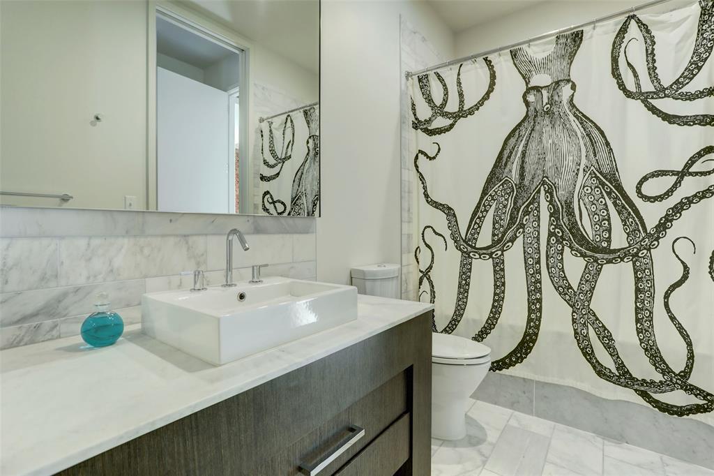 210 Lavaca ST # 3401