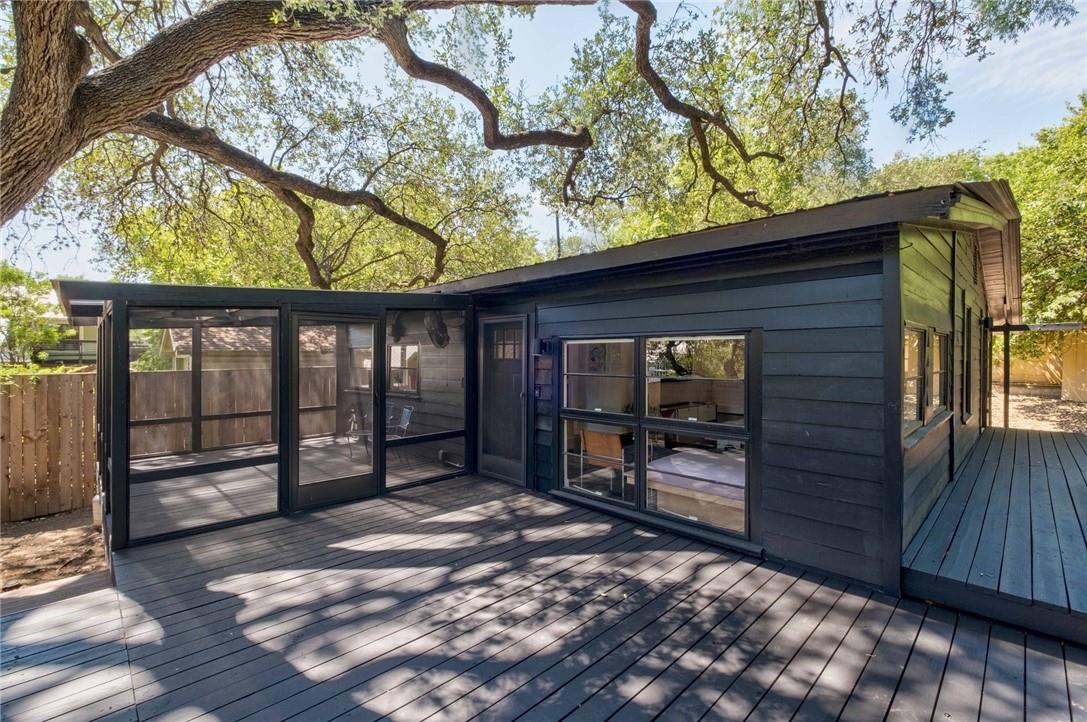 503 E Live Oak St