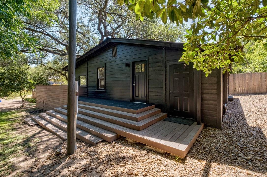 503 E Live Oak St