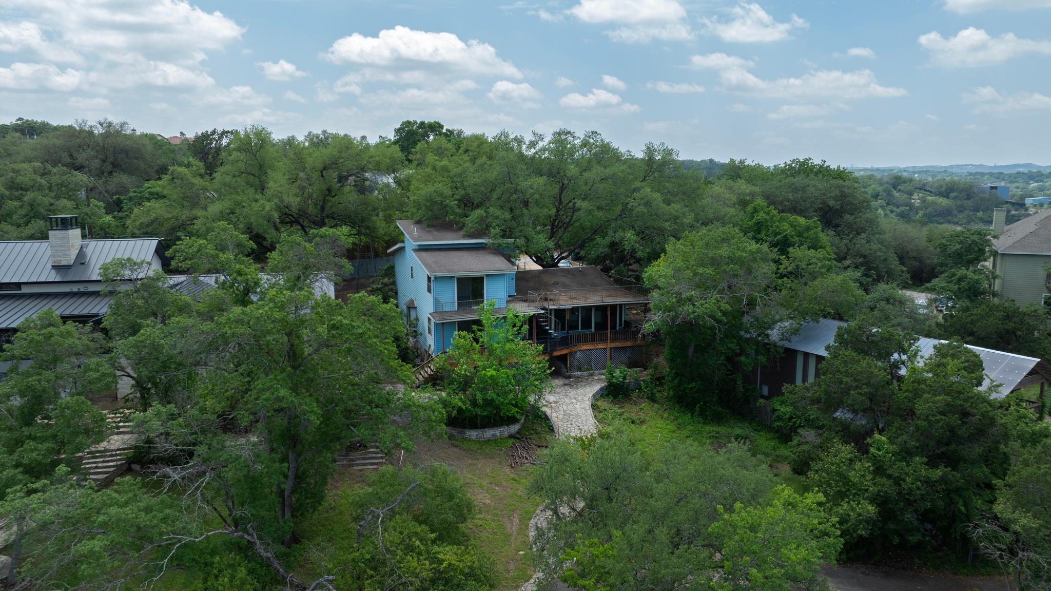 1004 Linscomb DR