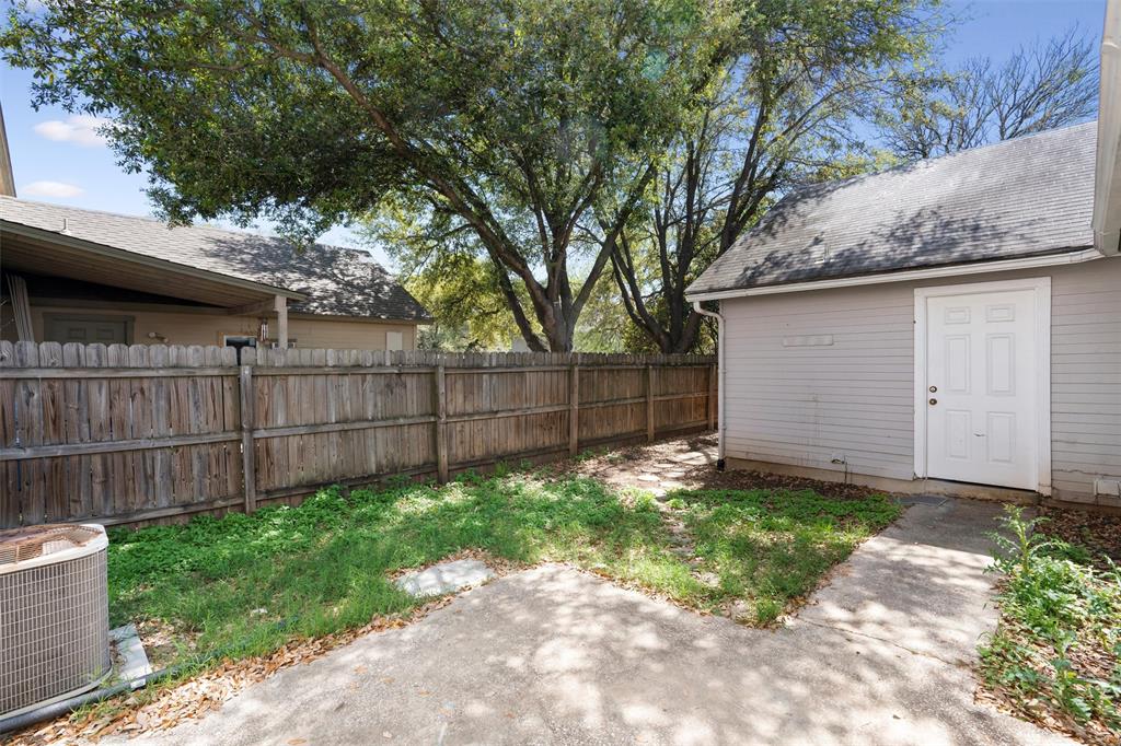 3009 W Slaughter LN