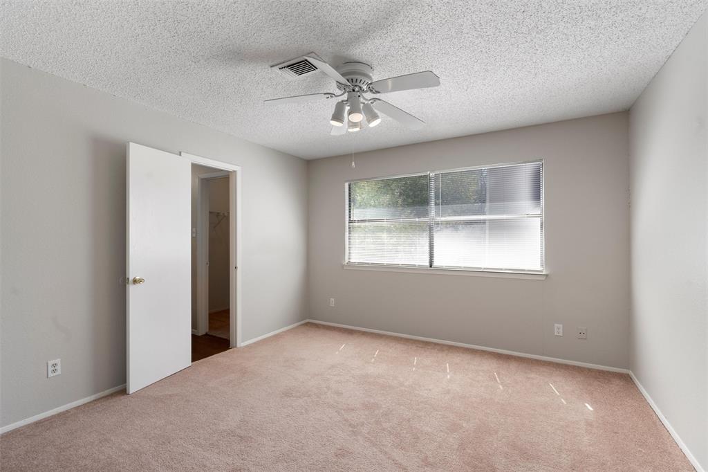 3009 W Slaughter LN