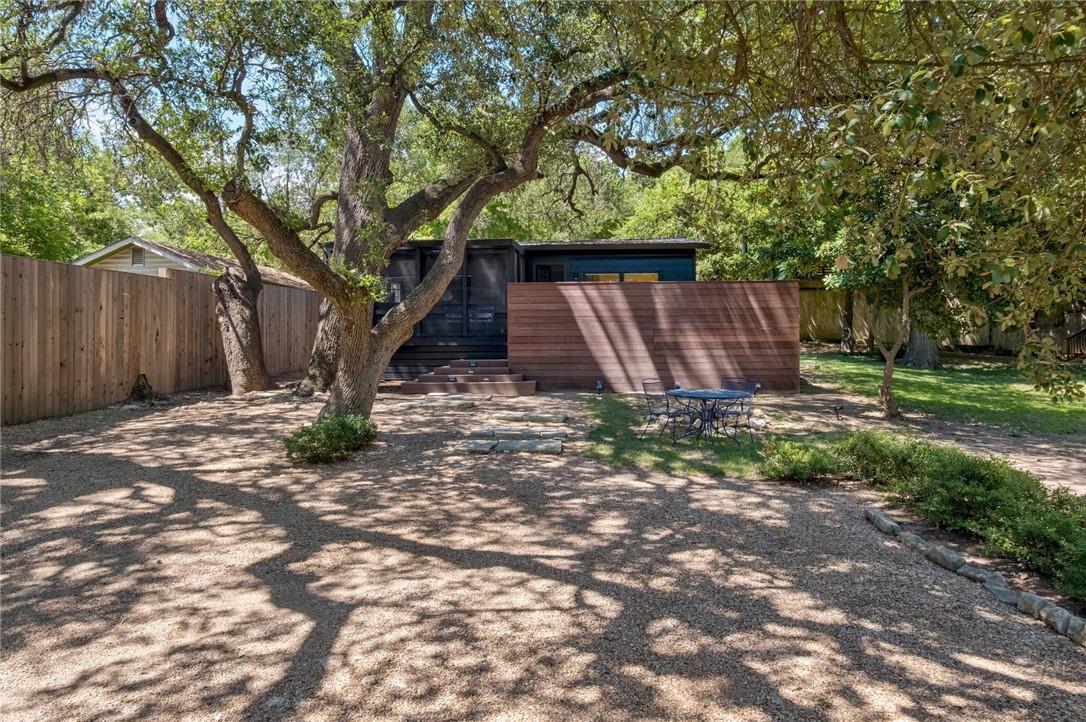 503 E Live Oak St