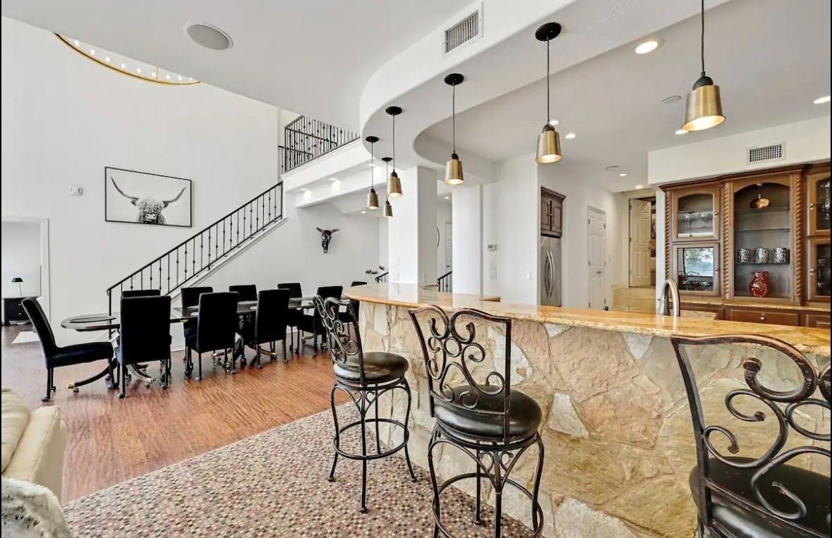3711 Highland DR