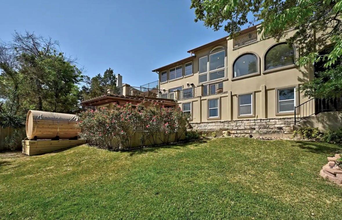 3711 Highland DR