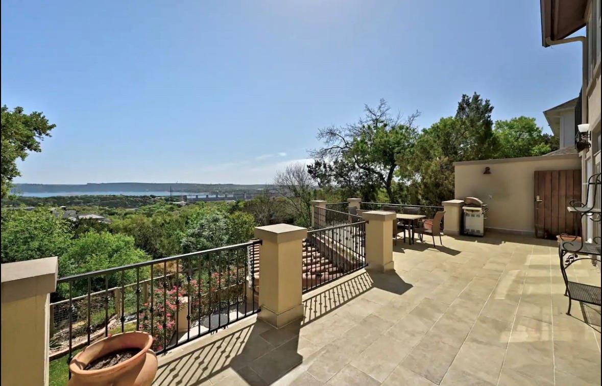 3711 Highland DR