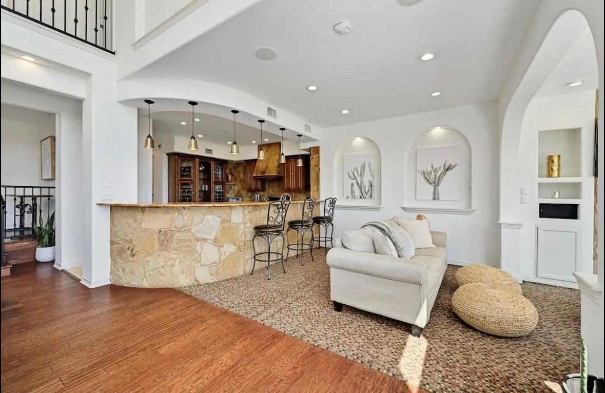 3711 Highland DR