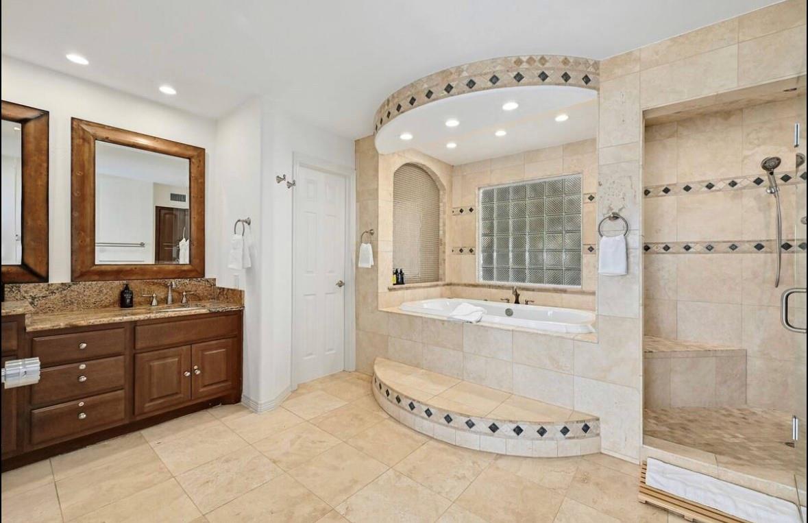 3711 Highland DR