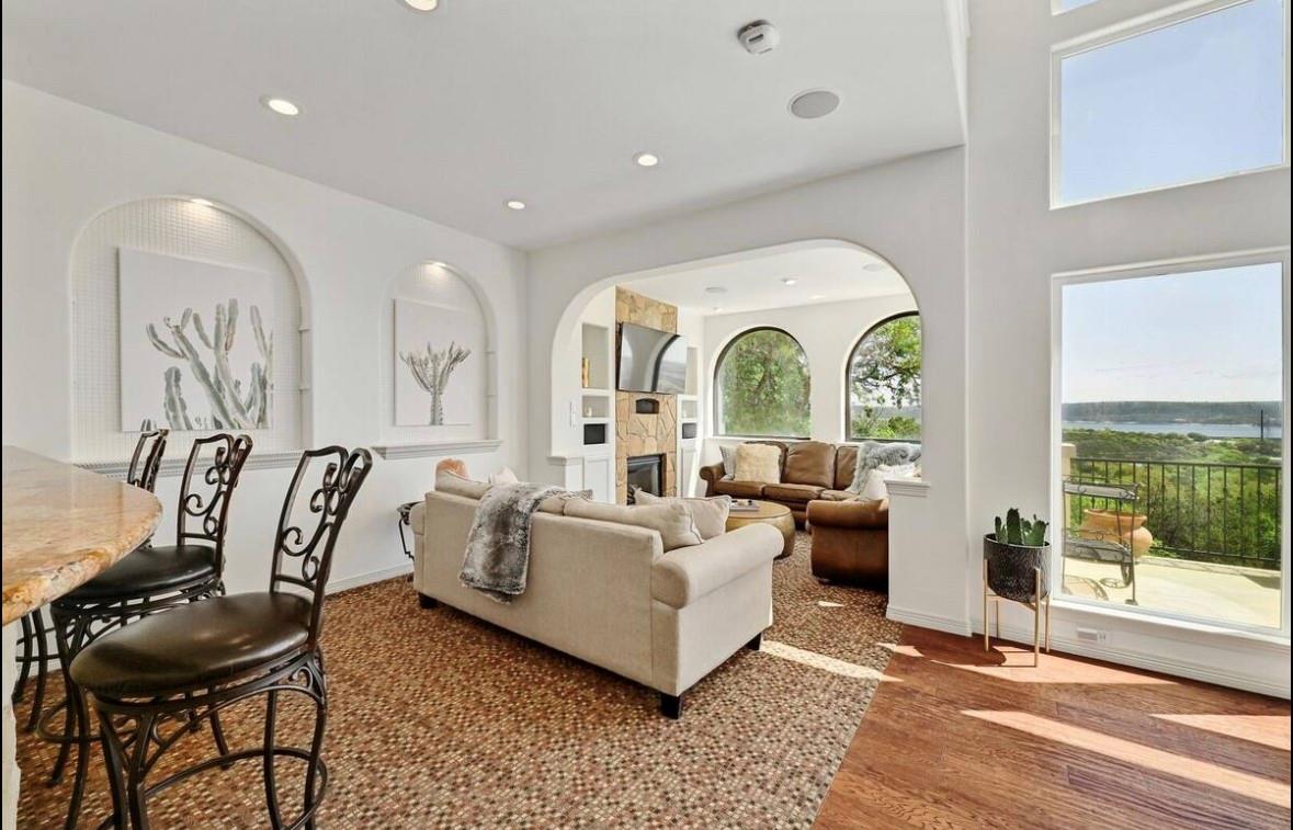 3711 Highland DR