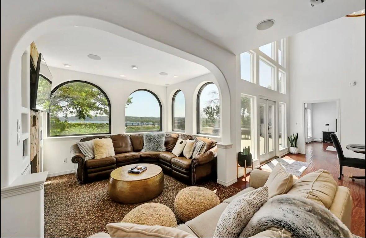 3711 Highland DR