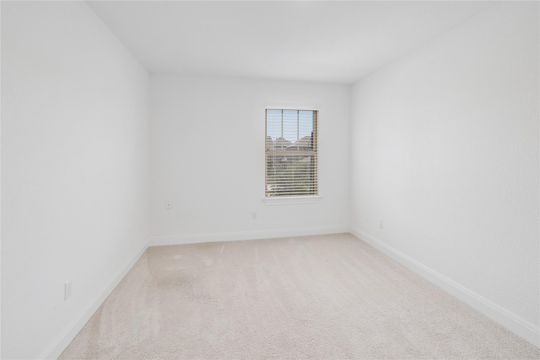 825 Olinda WAY