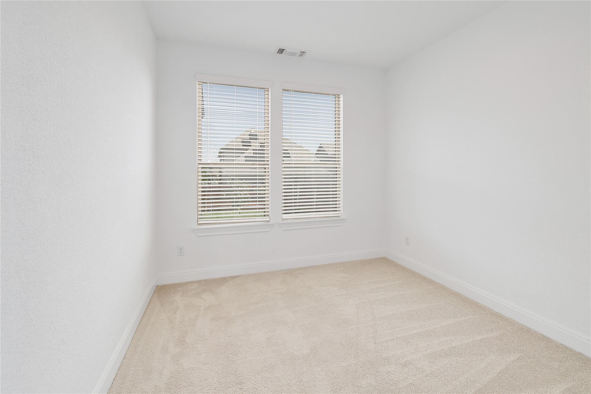 825 Olinda WAY