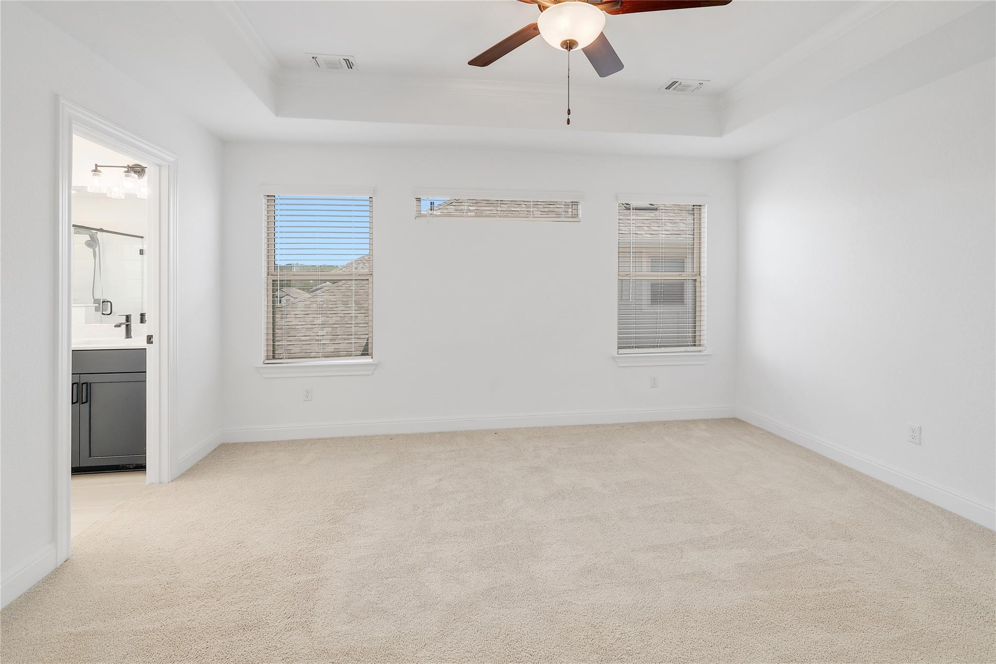 825 Olinda WAY