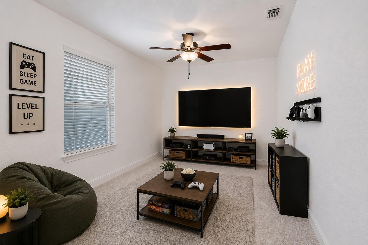 825 Olinda WAY