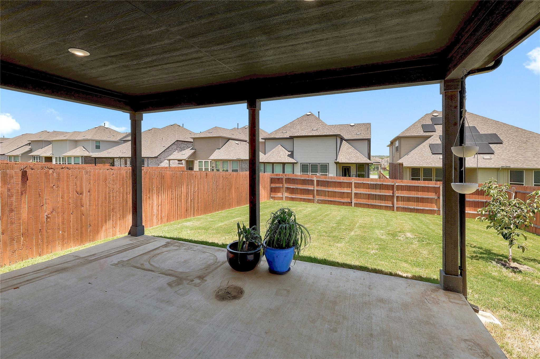 825 Olinda WAY