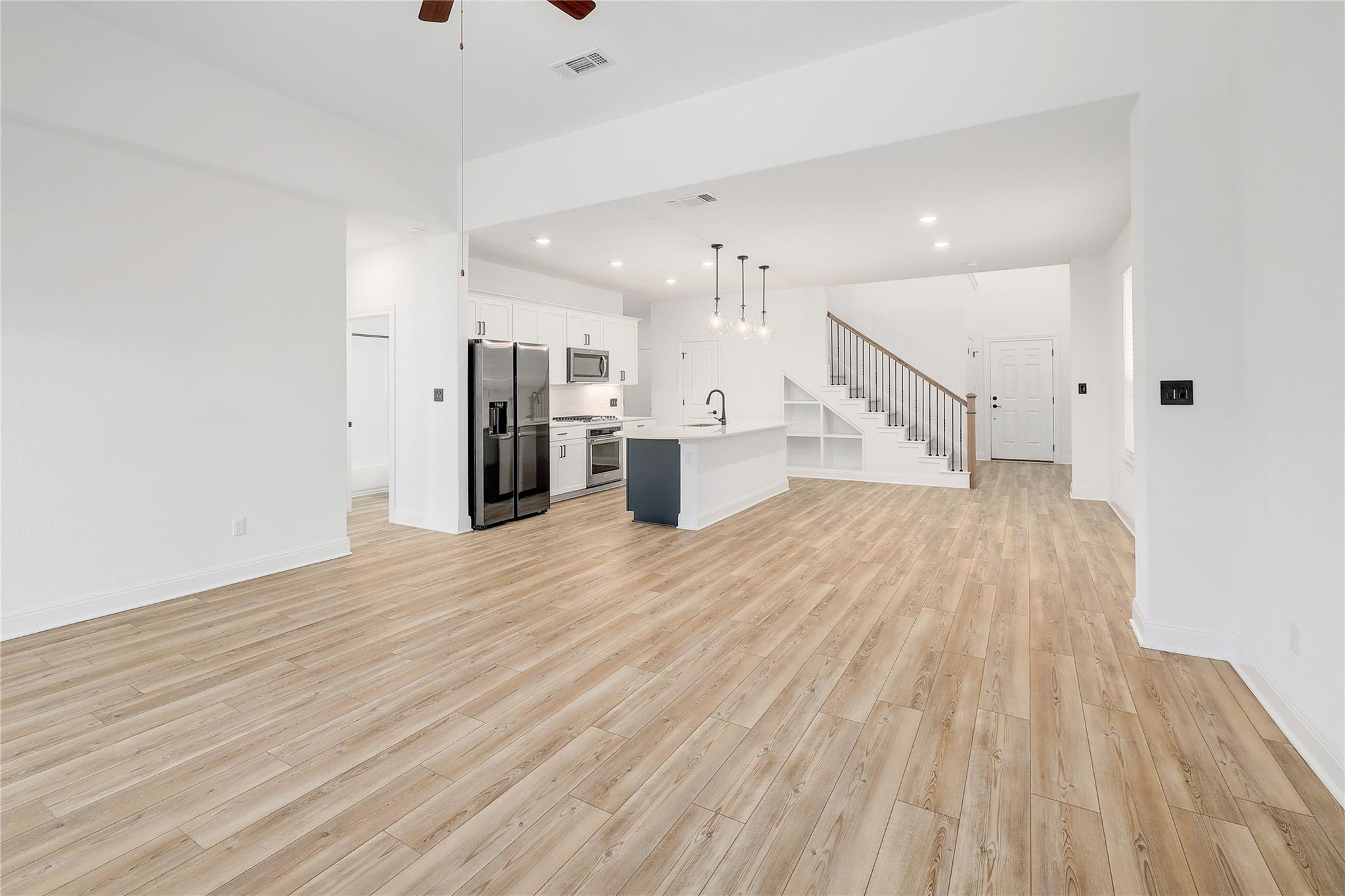 825 Olinda WAY